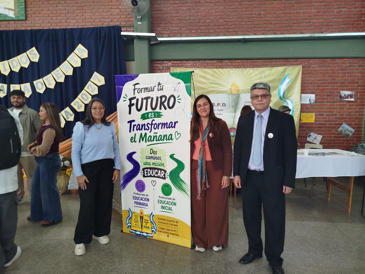 Presentación Oferta Educativa Valle Fértil - Stand Institucional
